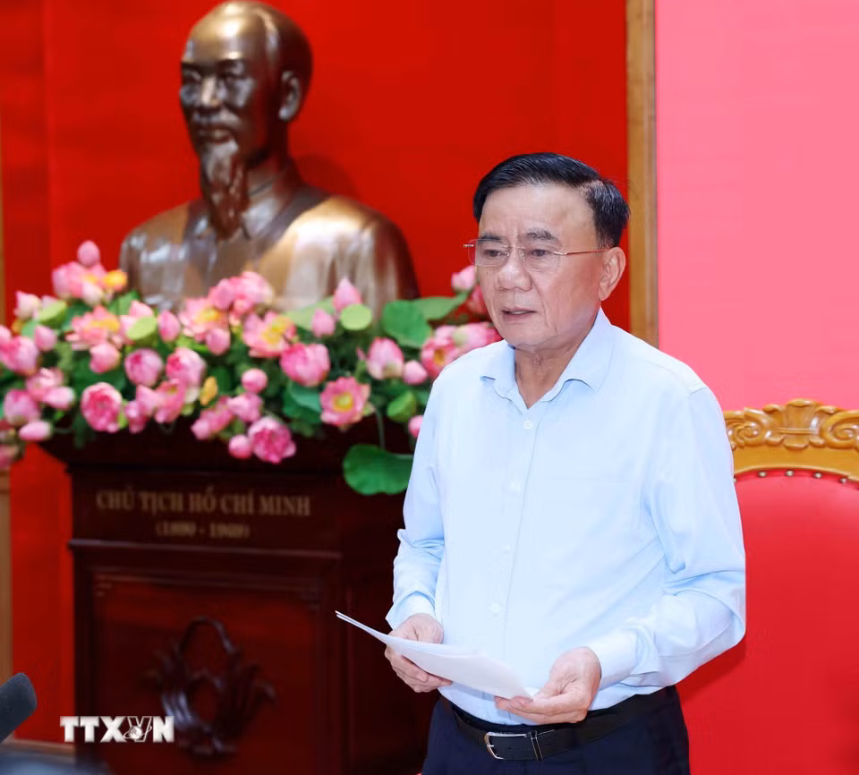 Đồng chí Trần Cẩm Tú, Ủy viên Bộ Chính trị, Thường trực Ban Bí thư, Bí thư Đảng uỷ các cơ quan Đảng Trung ương phát biểu kết luận hội nghị. (Ảnh: Phương Hoa/TTXVN)
