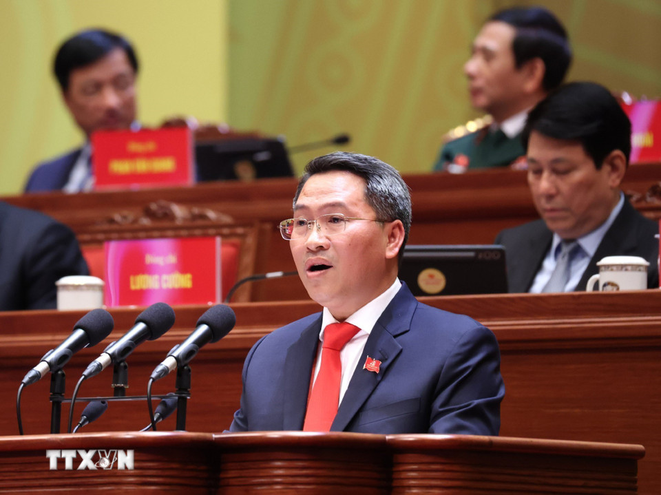 Đồng chí Nguyễn Tấn Phát, Thành ủy viên, Bí thư Đảng ủy phường Sài Gòn (Thành phố Hồ Chí Minh), trình bày tham luận “Lãnh đạo phát triển kinh tế tư nhân nhanh và bền vững”. (Ảnh: TTXVN)