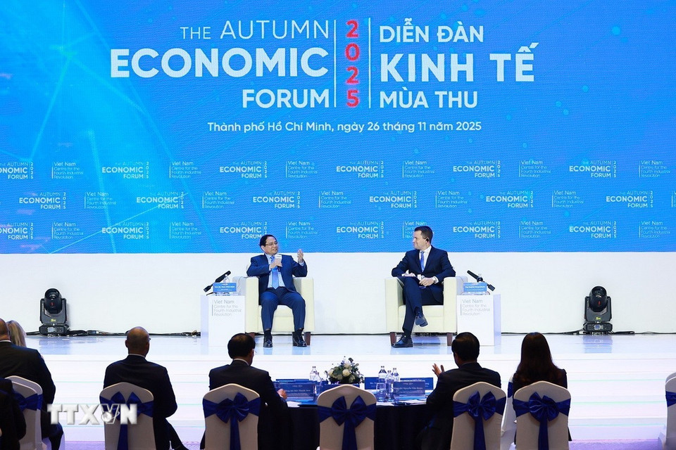 Thủ tướng Phạm Minh Chính tham dự đối thoại với ông Stephan Mergenthaler, Giám đốc điều hành Diễn đàn Kinh tế thế giới (WEF) với chủ đề “Khoa học, công nghệ định hình Việt Nam trong kỷ nguyên vươn mình”. (Ảnh: Dương Giang/TTXVN)