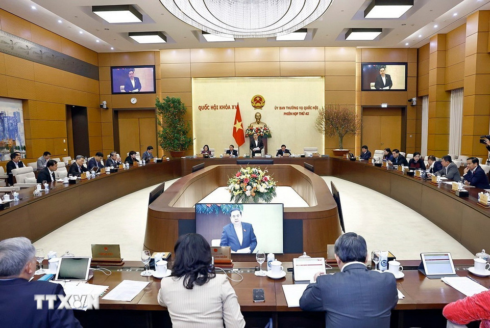 Quang cảnh khai mạc phiên họp thứ 42 của Uỷ ban Thường vụ Quốc hội. (Ảnh: Doãn Tấn/TTXVN)