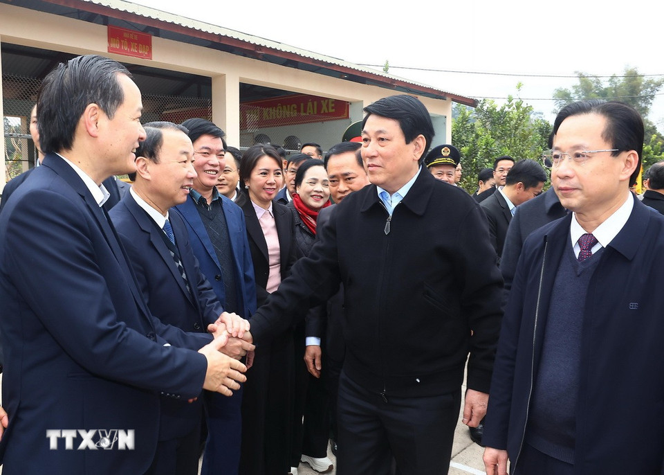 Chủ tịch nước Lương Cường dự Lễ phát động “Tết trồng cây Đời đời nhớ ơn Bác Hồ” Xuân Ất Tỵ tại xã Chiến Thắng, huyện Chi Lăng, tỉnh Lạng Sơn. (Ảnh: Lâm Khánh/TTXVN)