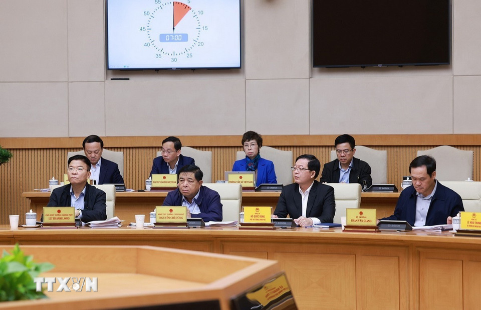 Các Phó Thủ tướng tham dự Phiên họp Chính phủ chuyên đề về Trung tâm Tài chính quốc tế tại Việt Nam. (Ảnh: Dương Giang/TTXVN)