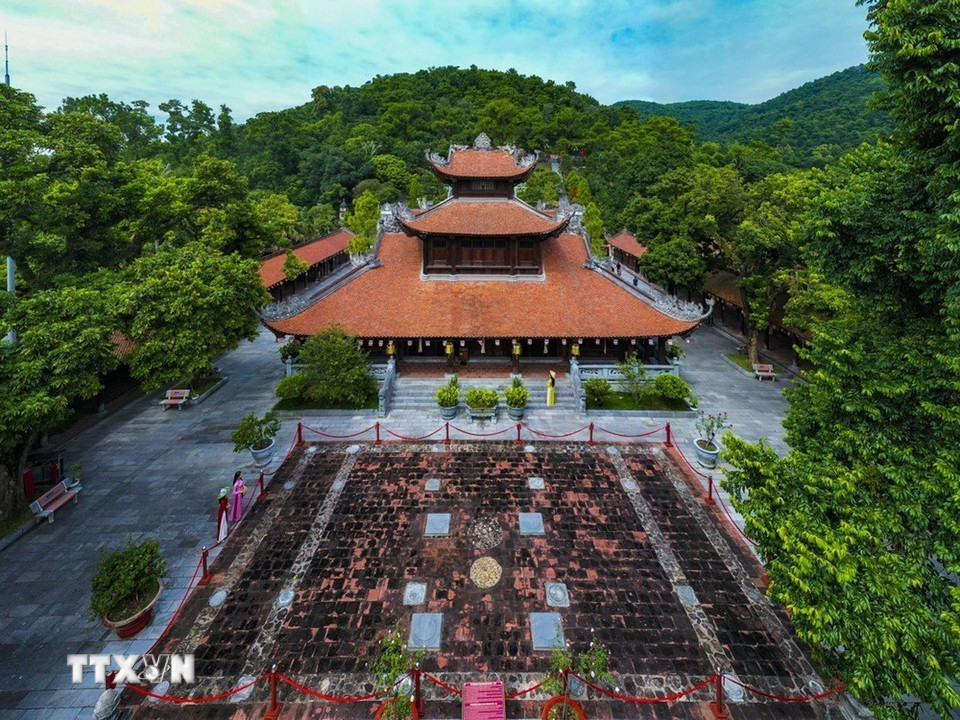 Nền móng cũ của tòa Cửu Phẩm Liên Hoa tại Chùa Côn Sơn đã được phát hiện trong đợt khai quật khảo cổ học diễn ra vào năm 2014-2015. (Ảnh: Minh Đức/TTXVN)