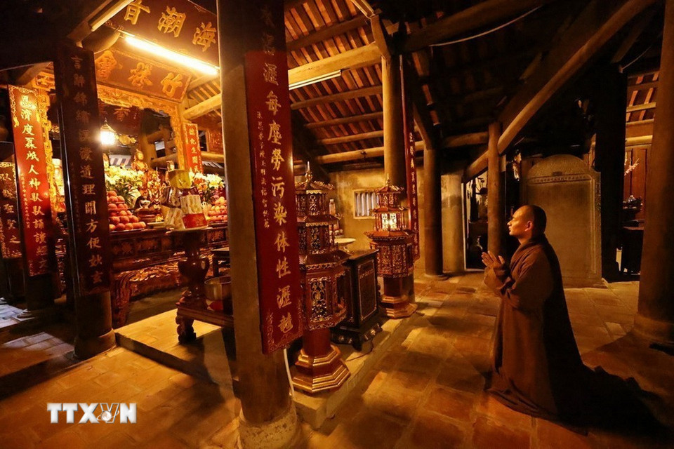 Chùa Vĩnh Nghiêm, còn được gọi là chùa Đức La, được công nhận là một trung tâm Phật giáo, nơi đào tạo tăng đồ cho cả nước, nơi phát tích Tam Tổ phái Thiền Trúc Lâm của Phật giáo Việt Nam. Đây là một trong những ngôi chùa tiêu biểu về kiến trúc cổ điển và độc đáo tại Việt Nam. (Ảnh: Minh Đức/TTXVN)