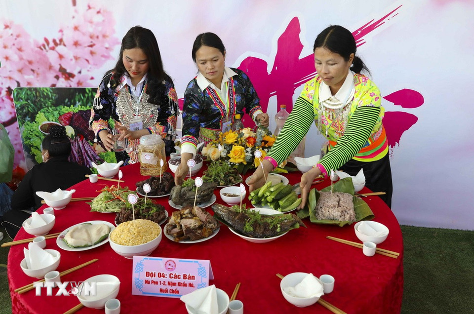 Không gian văn hóa ẩm thực các dân tộc tại Lễ hội. (Ảnh: Xuân Tư/TTXVN)