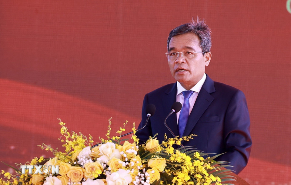 Bí thư Tỉnh ủy Quảng Ngãi Hồ Văn Niên trình bày Diễn văn kỷ niệm 120 năm Ngày sinh Thủ tướng Phạm Văn Đồng. (Ảnh: Dương Giang/TTXVN)