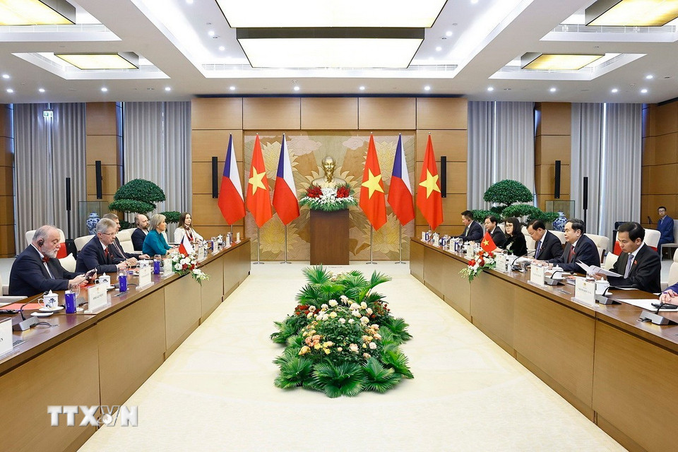 Chủ tịch Quốc hội Trần Thanh Mẫn hội đàm với Chủ tịch Thượng viện Quốc hội Cộng hòa Séc Milos Vystrcil. (Ảnh: Doãn Tấn/TTXVN)