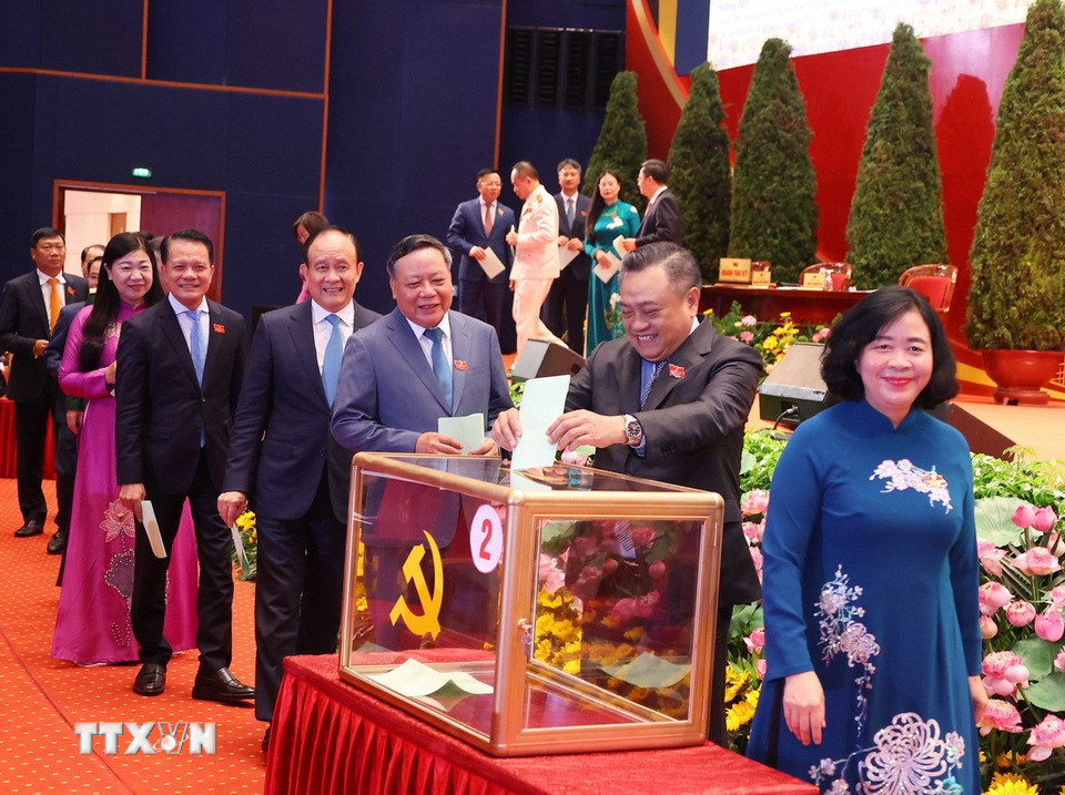 Đại hội bỏ phiếu bầu đại biểu chính thức và dự khuyết dự Đại hội đại biểu toàn quốc lần thứ XIV của Đảng. (Ảnh: Văn Điệp/TTXVN)