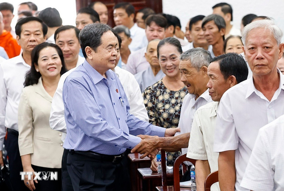 Chủ tịch Quốc hội Trần Thanh Mẫn tiếp xúc cử tri tại xã Tân Hòa, thành phố Cần Thơ. (Ảnh: Doãn Tấn/TTXVN)