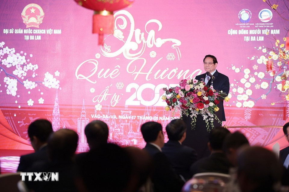 Thủ tướng Phạm Minh Chính gửi lời chúc mừng năm mới cộng đồng người Việt Nam tại Ba Lan. (Ảnh: Dương Giang/TTXVN)