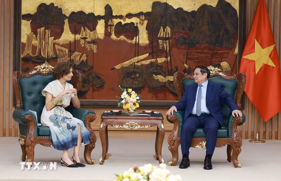 Thủ tướng Phạm Minh Chính tiếp bà Audrey Azoulay, Tổng Giám đốc UNESCO. (Ảnh: Dương Giang/TTXVN)