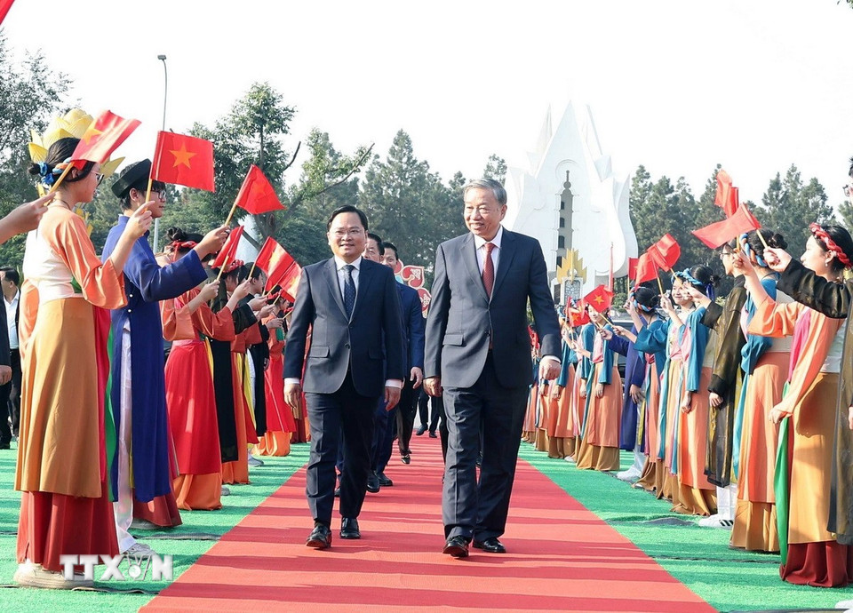 Tổng Bí thư Tô Lâm đến dự Lễ khởi công công trình “Đền thờ Bác Hồ và Công viên Văn Miếu” tại Bắc Ninh. (Ảnh: Thống Nhất/TTXVN)