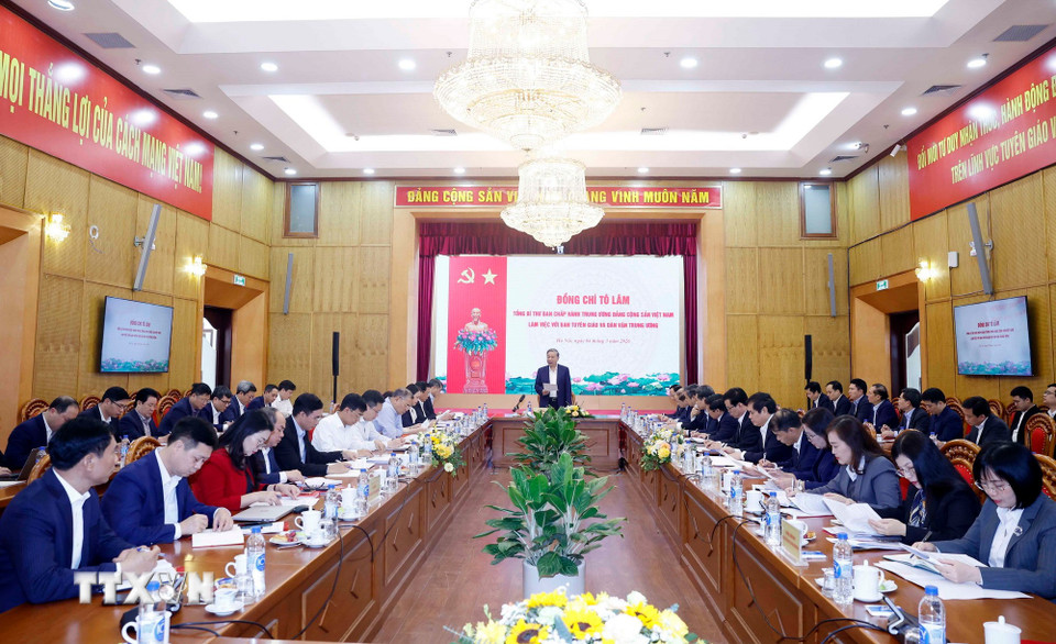 Tổng Bí thư Tô Lâm làm việc với Ban Tuyên giáo và Dân vận Trung ương. (Ảnh: Thống Nhất/TTXVN)