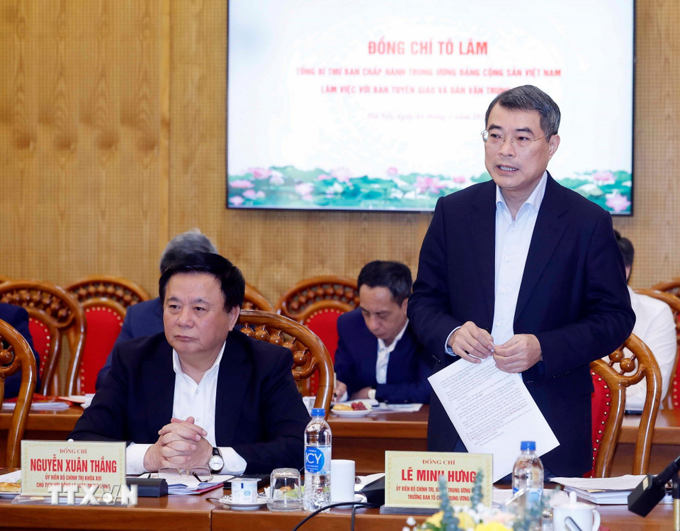 Đồng chí Lê Minh Hưng, Ủy viên Bộ Chính trị, Bí thư Trung ương Đảng, Trưởng Ban Tổ chức Trung ương phát biểu. (Ảnh: Thống Nhất/TTXVN)