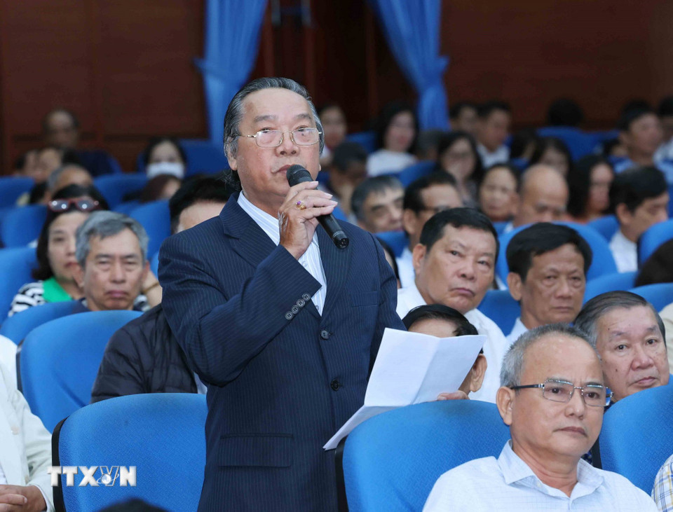 Cử tri phường Thanh Khê Ngô Nhật Anh phát biểu tại hội nghị. (Ảnh: Phương Hoa/ TTXVN)