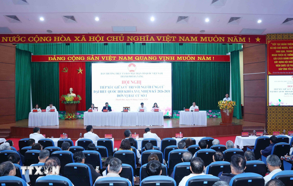 Quang cảnh hội nghị tiếp xúc cử tri với người ứng cử Đại biểu Quốc hội khóa XVI tại Đà Nẵng. (Ảnh: Phương Hoa/TTXVN)