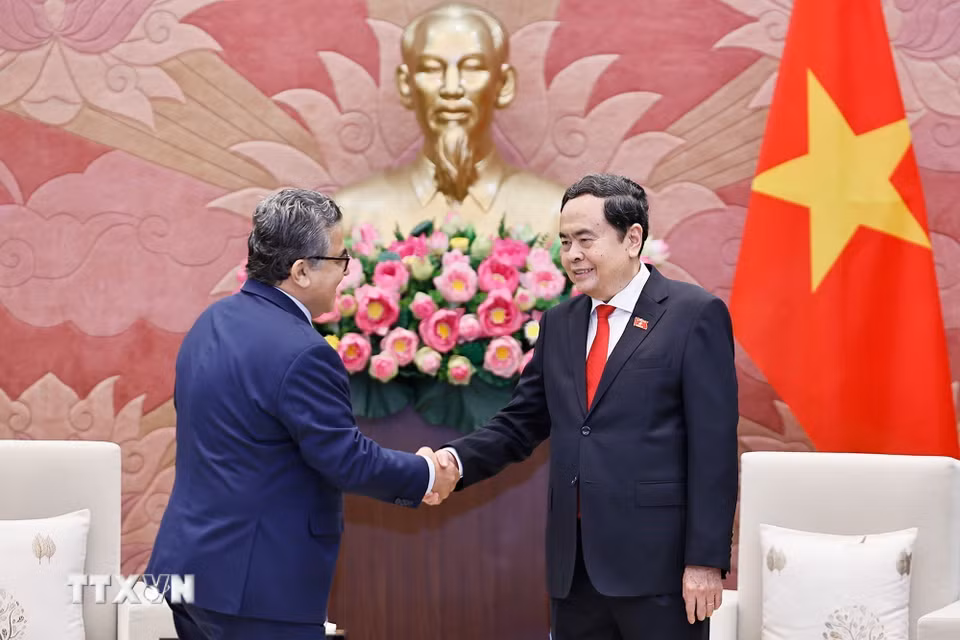 Chủ tịch Quốc hội Trần Thanh Mẫn tiếp Đại sứ đặc mệnh toàn quyền Nhà nước Palestine tại Việt Nam Saadi Salama. (Ảnh: Doãn Tấn/TTXVN)