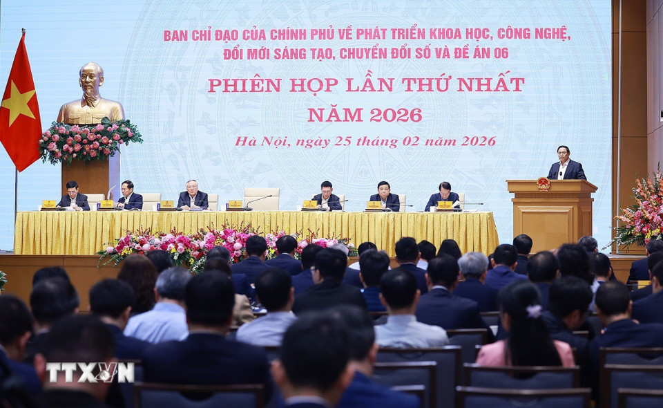 Thủ tướng Phạm Minh Chính chủ trì phiên họp lần thứ nhất năm 2026 của Ban Chỉ đạo về phát triển khoa học, công nghệ, đổi mới sáng tạo, chuyển đổi số và Đề án 06. (Ảnh: Dương Giang/TTXVN)