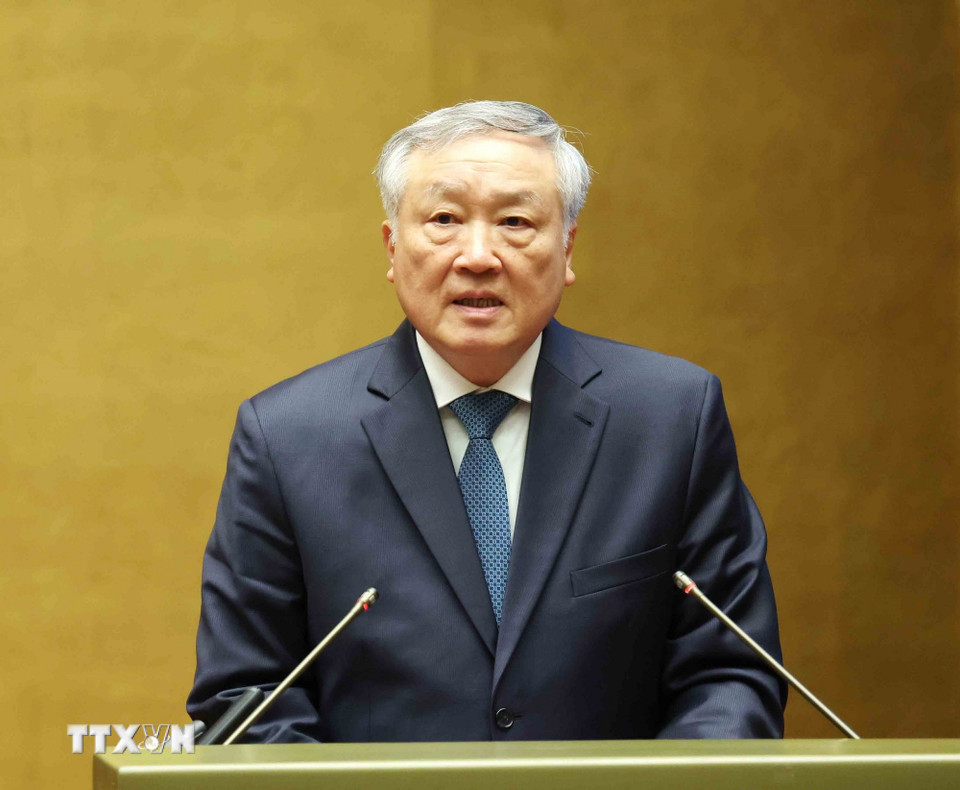 Phó Thủ tướng Thường trực Chính phủ Nguyễn Hoà Bình trình bày nội dung trọng tâm Chương trình hành động thực hiện Nghị quyết số 79-NQ/TW về phát triển kinh tế Nhà nước và Nghị quyết số 80-NQ/TW về phát triển văn hóa Việt Nam. (Ảnh: Phương Hoa/TTXVN)