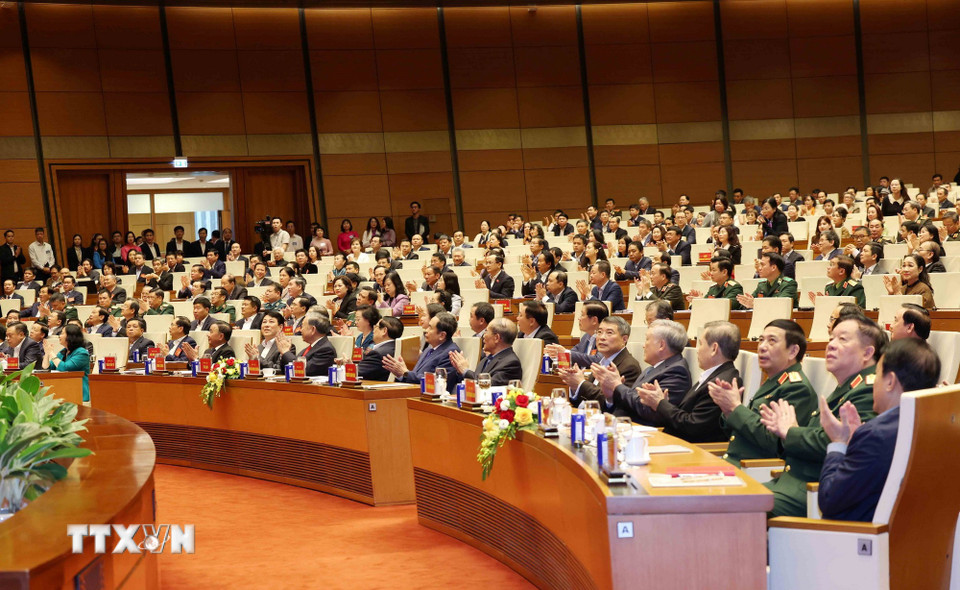 Các đồng chí lãnh đạo, nguyên lãnh đạo Đảng, Nhà nước dự hội nghị. (Ảnh: Phương Hoa/TTXVN)