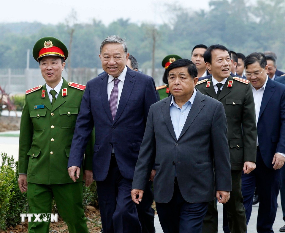 Tổng Bí thư Tô Lâm đến thăm, làm việc tại Trung tâm Dữ liệu quốc gia số 1. (Ảnh: Thống Nhất/TTXVN)