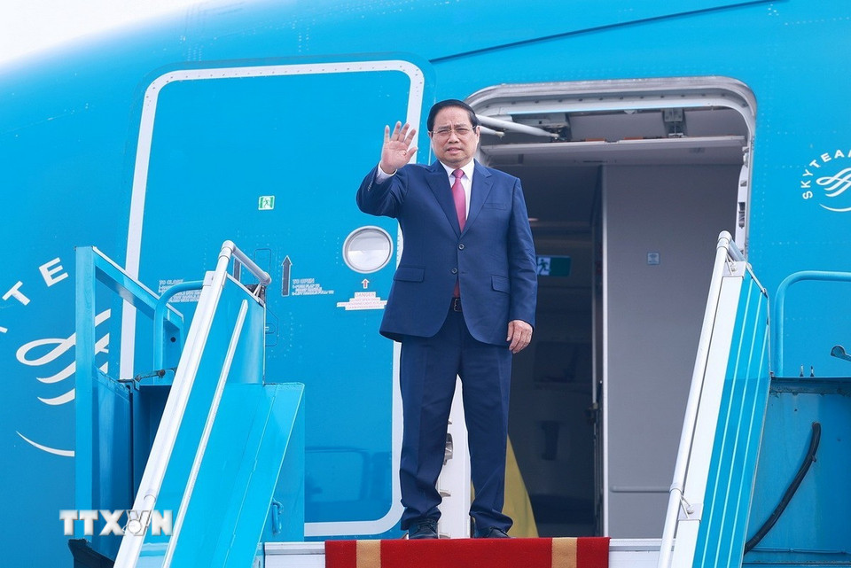 Thủ tướng Phạm Minh Chính rời Thủ đô Hà Nội sang Thủ đô Vientiane, Lào đồng chủ trì Kỳ họp lần thứ 48 Ủy ban liên Chính phủ Việt Nam-Lào. (Ảnh: Dương Giang/TTXVN)