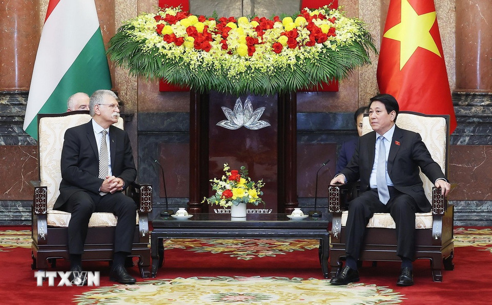 Chủ tịch nước Lương Cường tiếp Chủ tịch Quốc hội Hungary Kover Laszlo. (Ảnh: Lâm Khánh/TTXVN)