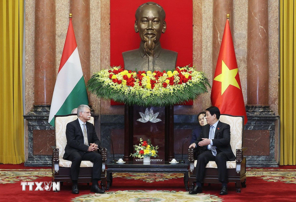 Chủ tịch nước Lương Cường tiếp Chủ tịch Quốc hội Hungary Kover Laszlo. (Ảnh: Lâm Khánh/TTXVN)