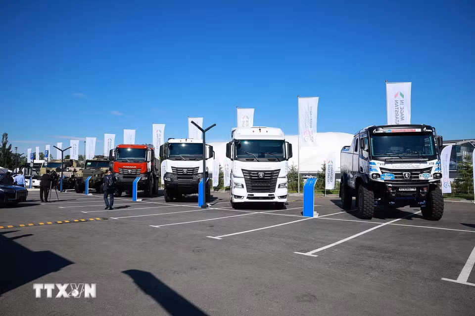 Khu trưng bày triển lãm phương tiện công nghệ cao tiềm năng kinh tế-xã hội Tatarstan. (Ảnh: Dương Giang/TTXVN)