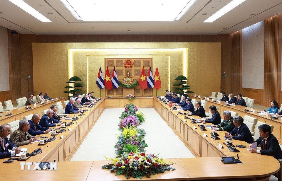 Thủ tướng Phạm Minh Chính hội kiến Bí thư thứ nhất, Chủ tịch Cuba Miguel Díaz-Canel Bermúdez. (Ảnh: Dương Giang/TTXVN)