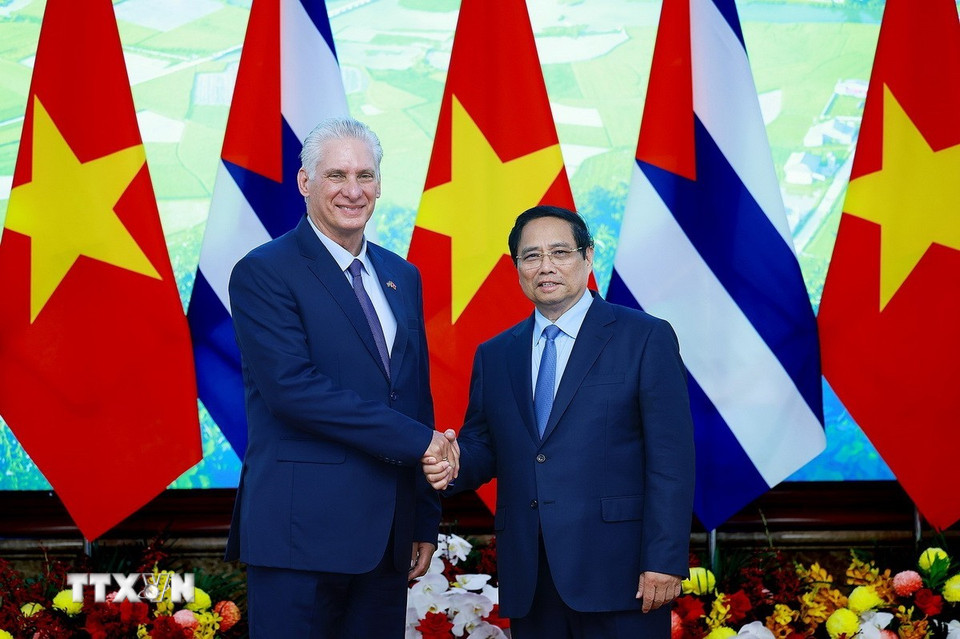 Thủ tướng Phạm Minh Chính hội kiến Bí thư thứ nhất, Chủ tịch Cuba Miguel Díaz-Canel Bermúdez. (Ảnh: Dương Giang/TTXVN)