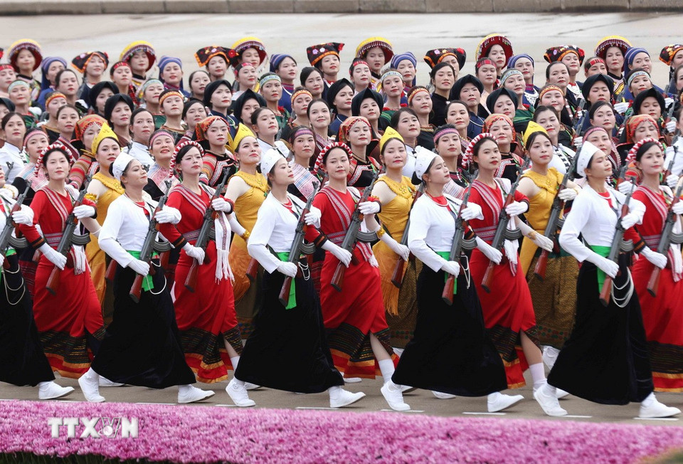 Khối nữ Dân quân các dân tộc Việt Nam. (Ảnh: TTXVN)
