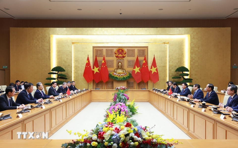 Thủ tướng Phạm Minh Chính hội kiến Ủy viên trưởng Nhân đại toàn quốc Trung Quốc Triệu Lạc Tế. (Ảnh: Dương Giang/TTXVN)