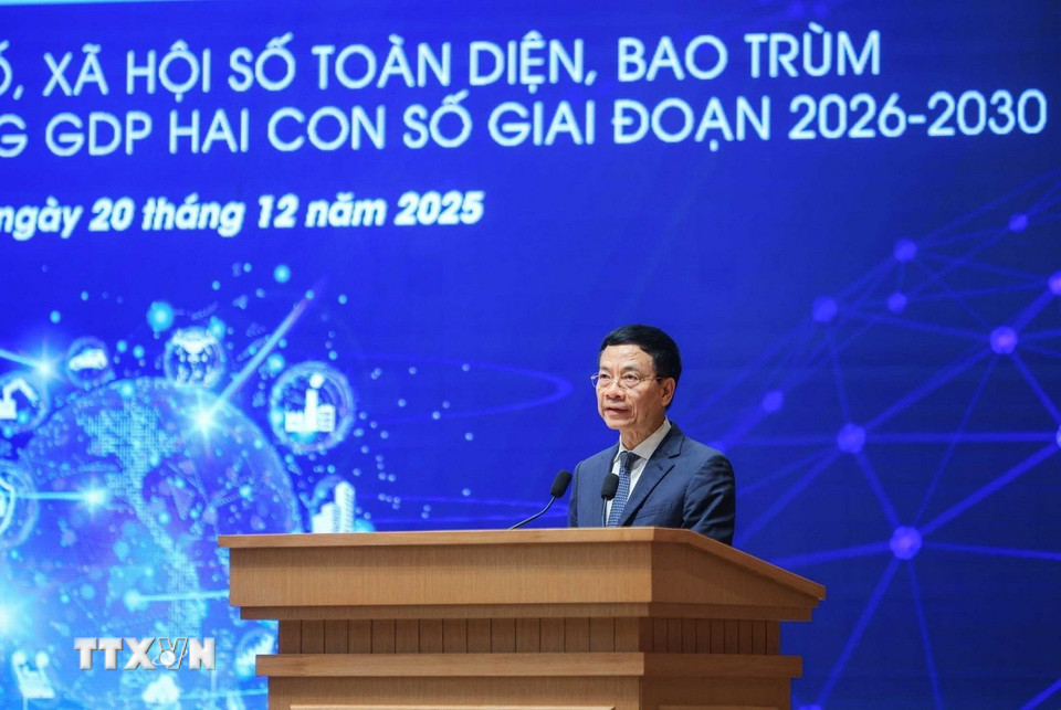 Bộ trưởng Bộ Khoa học và Công nghệ Nguyễn Mạnh Hùng tham luận tại Diễn đàn. (Ảnh: Hoàng Hiếu/TTXVN)