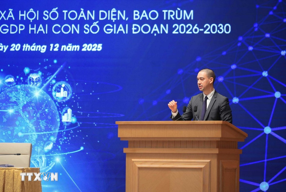 Giám đốc Điều hành Boston Consulting Group (BCG) Arnaund Ginolin tham luận tại Diễn đàn. (Ảnh: Hoàng Hiếu/TTXVN)