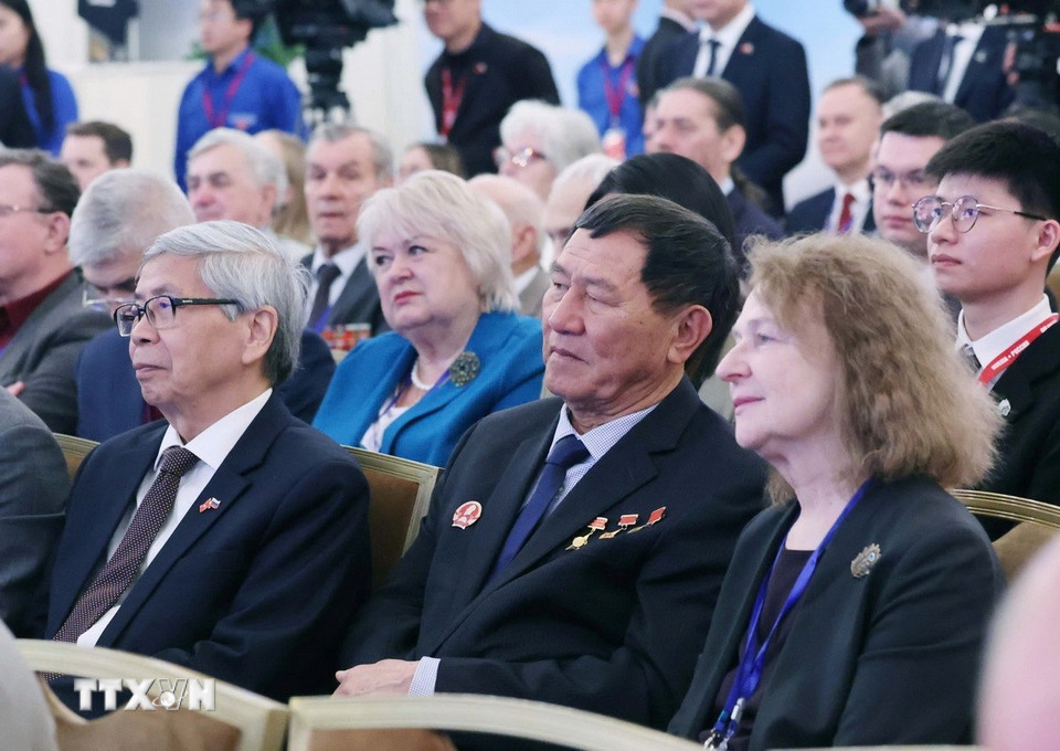 Các đại biểu tham dự buổi gặp mặt. (Ảnh: Thống Nhất/TTXVN)