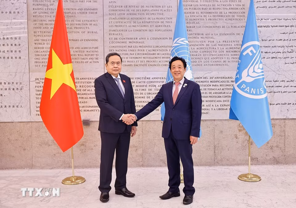 Chủ tịch Quốc hội Trần Thanh Mẫn gặp Tổng Giám đốc Tổ chức Nông nghiệp và Lương thực Liên hợp quốc (FAO) Khuất Đông Ngọc. (Ảnh: Doãn Tấn/TTXVN)
