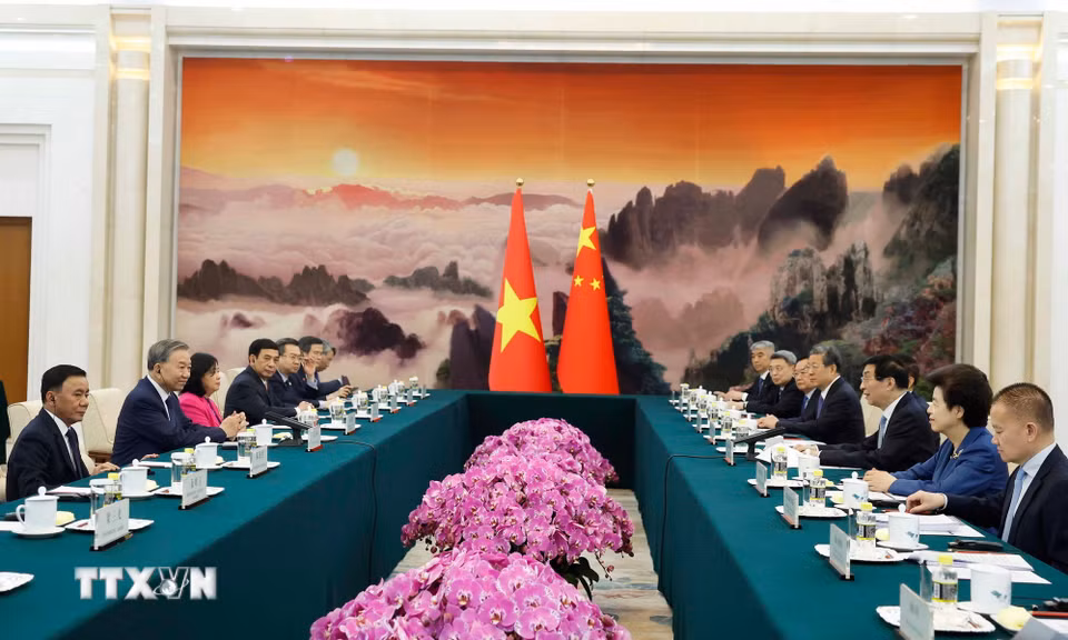 Tổng Bí thư, Chủ tịch nước Tô Lâm hội kiến Chủ tịch Chính hiệp toàn quốc Trung Quốc Vương Hộ Ninh. (Ảnh: Thống Nhất/TTXVN)
