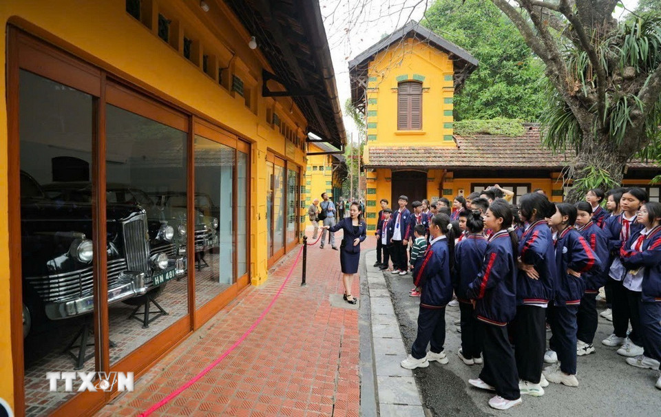 Trong 55 năm qua, tất cả các di tích, tài liệu, hiện vật về Người cùng cảnh quan môi trường được bảo vệ, bảo quản một cách tốt nhất. (Ảnh: Thanh Tùng/TTXVN)