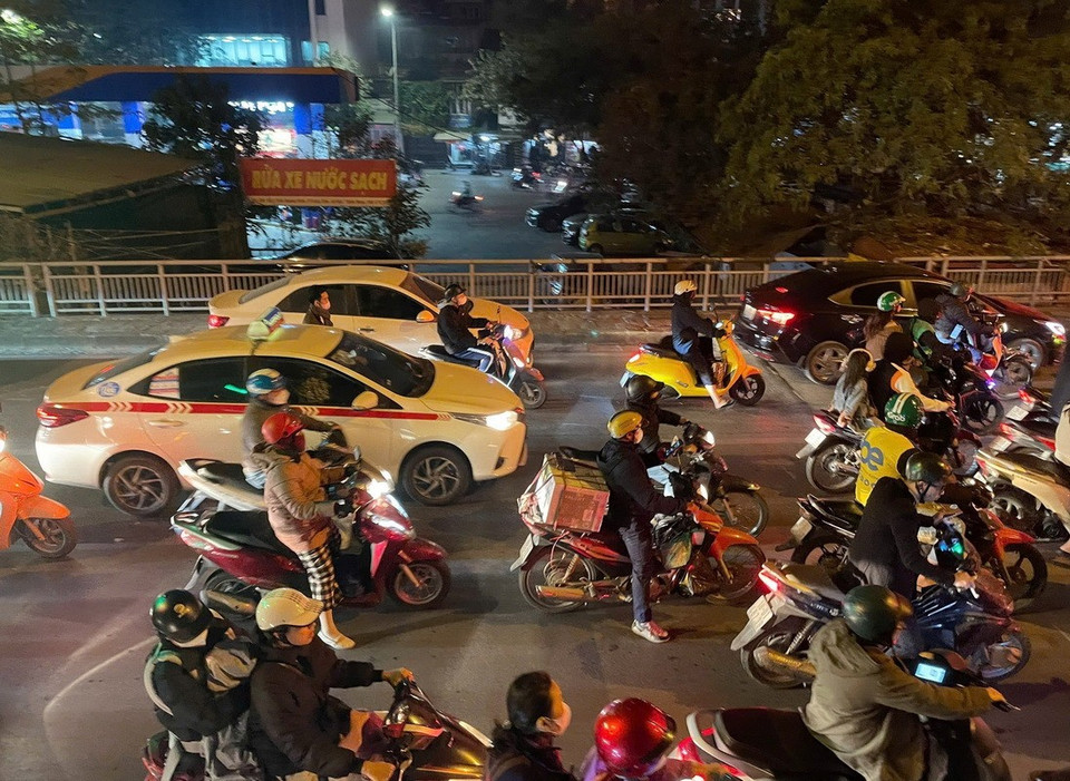 Nhiều tuyến phố Hà Nội ùn tắc kéo dài. (Ảnh: Minh Quyết/TTXVN)