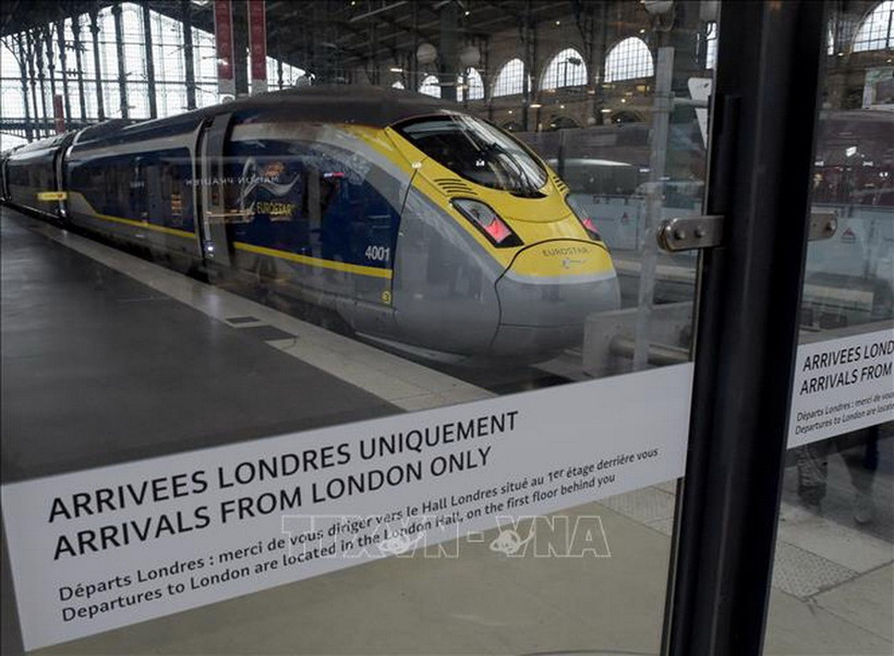 Tàu cao tốc đỗ tại nhà ga Gare du Nord ở Paris, Pháp. (Ảnh tư liệu: AFP/TTXVN)