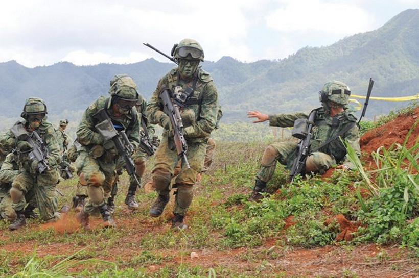 Binh sỹ Singapore trong một buổi tập trận. (Nguồn: hawaiiarmyweekly.com)