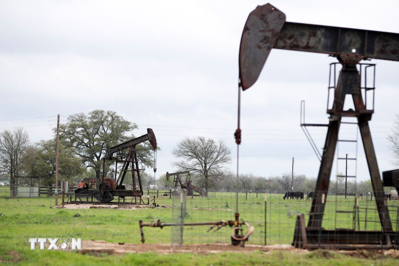 Giàn khoan dầu ở Texas, Mỹ. (Ảnh: THX/TTXVN)