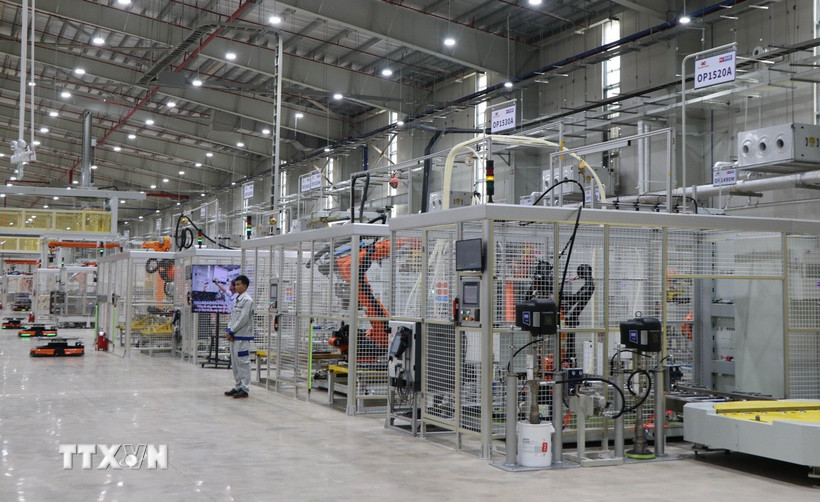 Dây chuyền sản xuất động cơ của Công ty Kim Long Motor Huế. (Ảnh: Nguyên Lý/TTXVN)