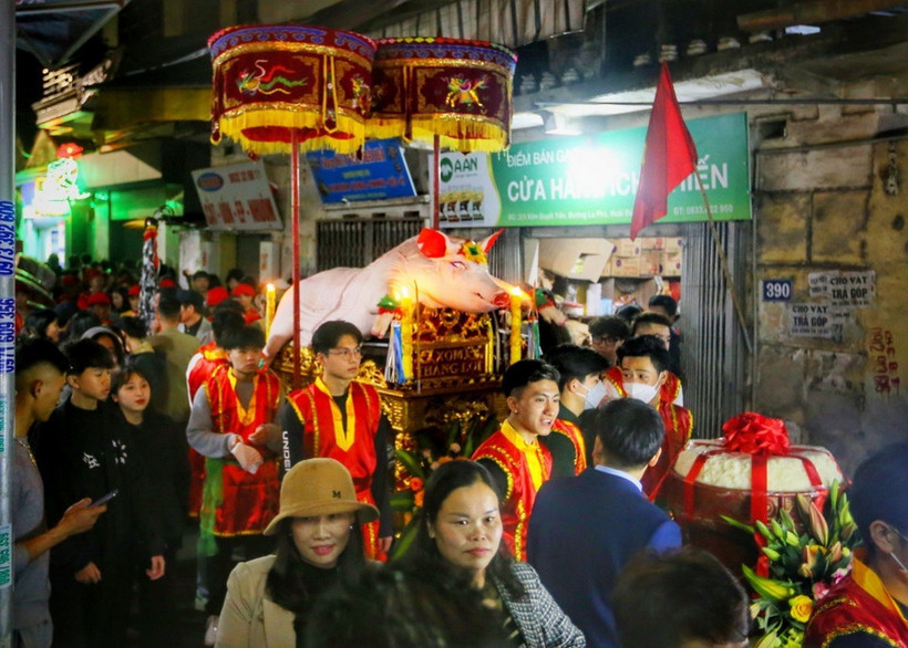 Hằng năm, cứ đến ngày 13 tháng giêng Âm Lịch (năm nay đúng ngày 3/2 Dương lịch), nhân dân làng La Phù, huyện Hoài Đức (Hà Nội) lại rộn ràng tổ chức Lễ hội rước Ông lợn truyền thống. (Ảnh: Tuấn Đức/TTXVN
