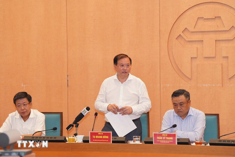 Thứ trưởng Bộ Văn hóa, Thể thao và Du lịch Tạ Quang Đông phát biểu chỉ đạo tại phiên họp. (Ảnh: Nguyễn Cúc/TTXVN)