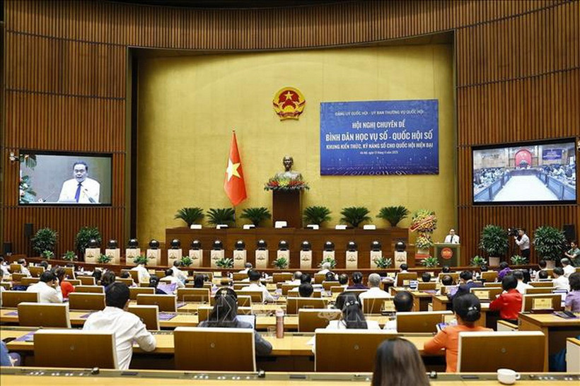 Chủ tịch Quốc hội Trần Thanh Mẫn phát biểu tại Hội nghị chuyên đề “Bình dân học vụ số-Quốc hội số: Khung kiến thức, kỹ năng số cho Quốc hội hiện đại” đã hoàn thành chương trình đề ra, ngày 13/9/2025. (Ảnh: Doãn Tấn/TTXVN)