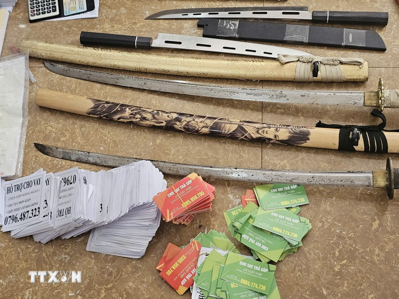 Tang vật các lực lượng thu giữ được. (Ảnh: TTXVN phát)
