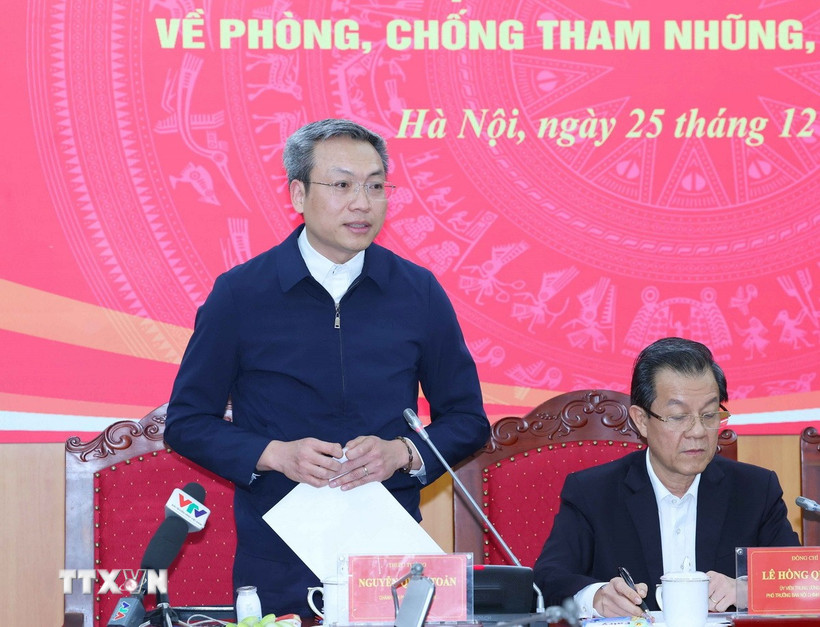 Thiếu tướng Nguyễn Quốc Toàn, Chánh Văn phòng, Người phát ngôn Bộ Công an trả lời câu hỏi của phóng viên. (Ảnh: Phương Hoa/TTXVN)