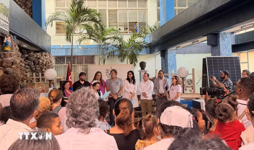 Lễ tiếp nhận các thiết bị được viện trợ tại Bệnh viện Nhi Juan Manuel Márquez tại thủ đô La Habana. (Ảnh: Ngọc Duy/TTXVN)